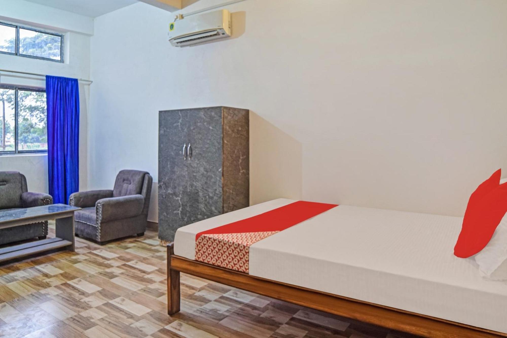 Spot On Jp Guest House Kaharpara Экстерьер фото