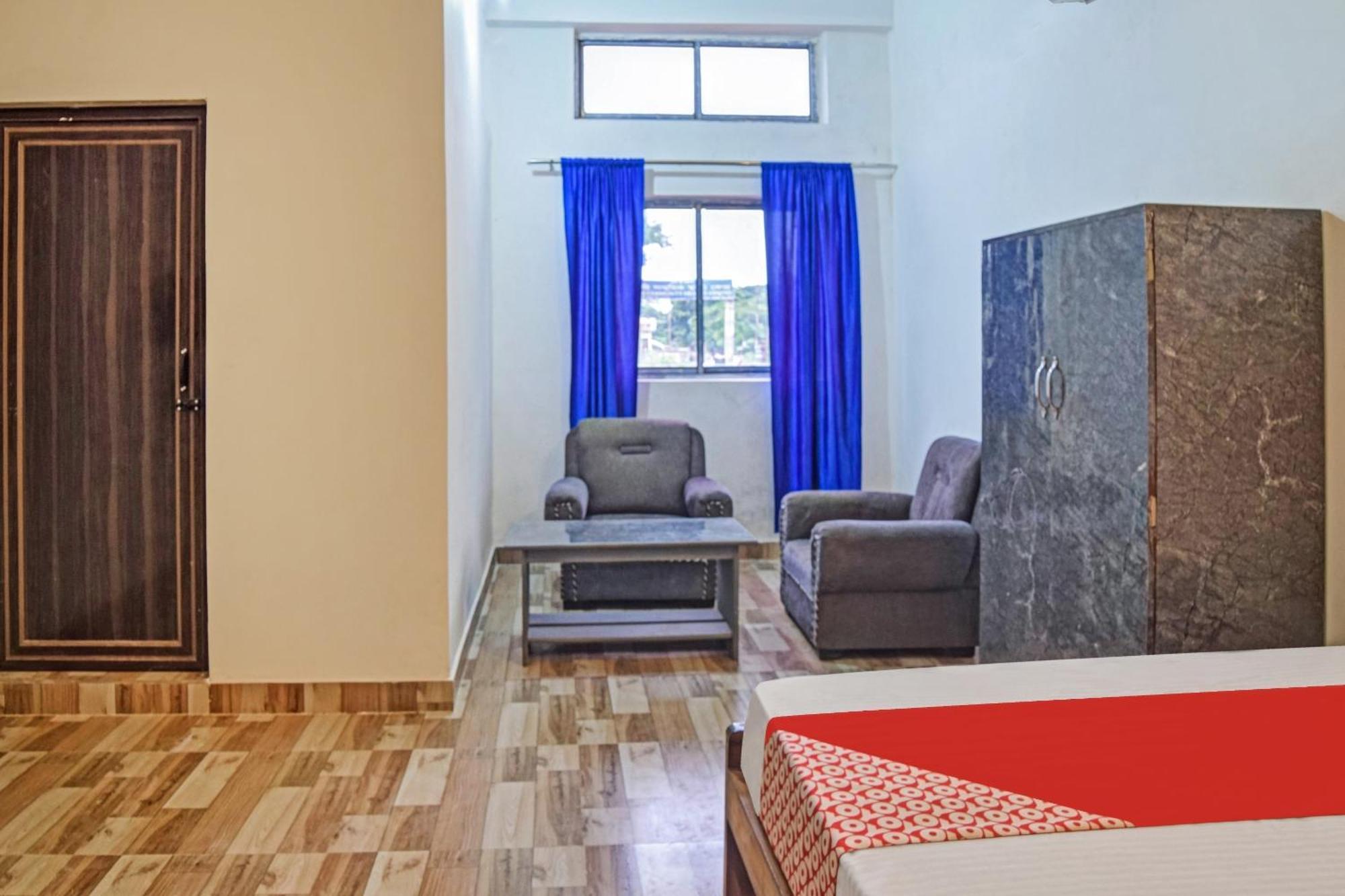 Spot On Jp Guest House Kaharpara Экстерьер фото
