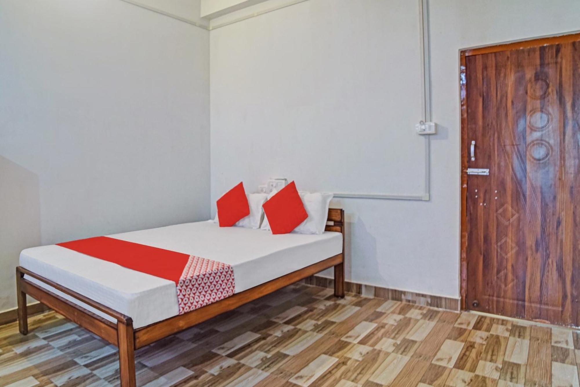 Spot On Jp Guest House Kaharpara Экстерьер фото